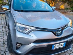 Grigio Usata 2016 Toyota RAV4 Monovolume | 17.000 €