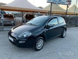Blu Usata 2015 Fiat Punto Young Tre volumi | 5200 € (Cara)