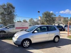 Grigio Usata 2005 VW Polo Comfortline Tre volumi | 1990 € (Buon prezzo)