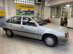 Grigio Usata 1984 Opel Kadett Tre volumi | 1990 €