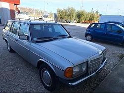 Usata 1984 Mercedes 200 | 5499 €