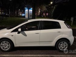 Bianco Usata 2015 Fiat Punto Tre volumi | 4000 €