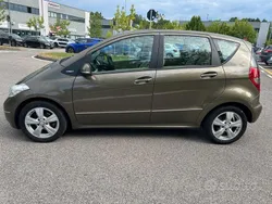 Marrone Usata 2009 Mercedes A150 Avantgarde Tre volumi | 5400 € (Buon prezzo)