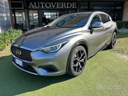 Grigio Usata 2016 Infiniti Q30 Business Due volumi | 11.900 € (Buon prezzo)