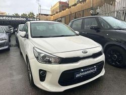 Bianco Usata 2019 Kia Rio Active Tre volumi | 8890 € (Ottimo prezzo)