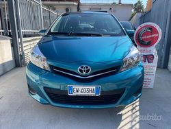 Blu Usata 2014 Toyota Yaris Tre volumi | 6490 € (Molto cara)