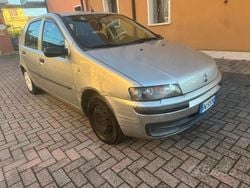 Grigio Usata 2001 Fiat Punto Tre volumi | 500 € (Super prezzo)