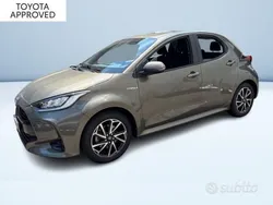 Bronzo metallizzato Usata 2021 Toyota Yaris Hybrid Trend Tre volumi | 18.000 € (Buon prezzo)