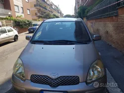Usata 2005 Toyota Yaris Sol Tre volumi | 2500 € (Buon prezzo)