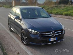 Blu/azzurro Usata 2020 Mercedes B180 Executive Monovolume | 21.000 € (Ottimo prezzo)