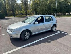 Grigio Usata 2000 VW Golf IV Tre volumi | 2000 € (Buon prezzo)