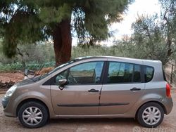 Usata 2009 Renault Grand Modus Dynamique Monovolume | 2590 € (Buon prezzo)