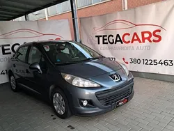 Grigio Usata 2010 Peugeot 207 Sport Tre volumi | 2999 € (Buon prezzo)