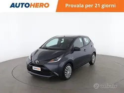 Grigio Usata 2016 Toyota Aygo X-play Due volumi | 9499 € (Buon prezzo)