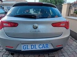 Argento Usata 2014 Alfa Romeo Giulietta Tre volumi | 6290 € (Ottimo prezzo)