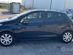 Nero Usata 2017 Peugeot 208 Due volumi | 7000 € (Buon prezzo)