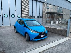 Blu Usata 2017 Toyota Aygo Cool Due volumi | 8900 € (Buon prezzo)