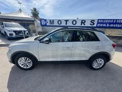 Beige Usata 2023 VW T-Roc Style SUV | 21.900 € (Buon prezzo)