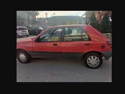 Rosso Usata 1990 Ford Fiesta Ghia Due volumi | 1400 €