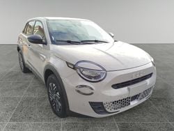 Beige Nuova 2025 Fiat 600 Icon SUV | 22.990 €