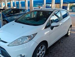 Usata 2010 Ford Fiesta Due volumi | 3700 € (Buon prezzo)