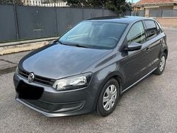 Grigio Usata 2012 VW Polo Comfortline Tre volumi | 4950 € (Buon prezzo)