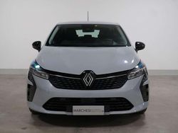 Grigio Usata 2023 Renault Clio V Evolution Tre volumi | 14.800 € (Buon prezzo)