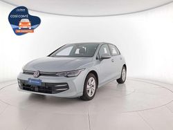 Dolomite silver metallizzato Usata 2025 VW Golf Life Tre volumi | 27.300 € (Buon prezzo)
