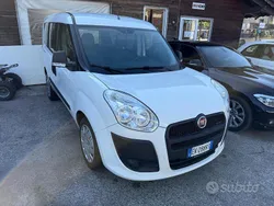 Bianco Usata 2011 Fiat Doblò Emotion Monovolume | 5900 € (Buon prezzo)