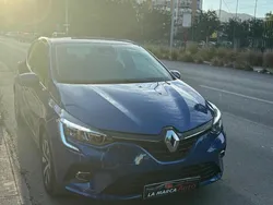 Blu Usata 2021 Renault Clio V Zen Tre volumi | 14.999 € (Cara)