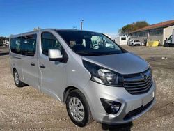 Argento Usata 2018 Opel Vivaro Monovolume | 18.900 € (Molto cara)