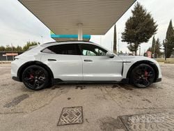 Usata 2021 Porsche Taycan Cross Turismo Tre volumi | 73.000 € (Cara)