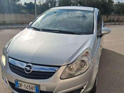 Usata 2007 Opel Corsa Cosmo Tre volumi | 2999 € (Buon prezzo)