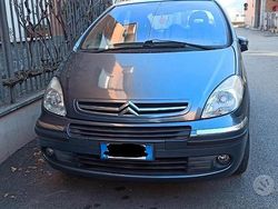 Grigio Usata 2004 Citroën Xsara Picasso Monovolume | 2000 €