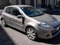 Usata 2010 Renault Clio II Tre volumi | 5050 € (Molto cara)
