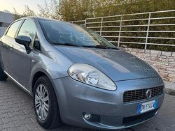 Grigio Usata 2008 Fiat Grande Punto Due volumi | 2000 € (Super prezzo)