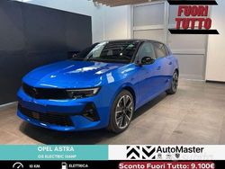 Blu Nuova 2025 Opel Astra Tre volumi | 32.900 € (Molto cara)