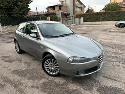 Grigio Usata 2006 Alfa Romeo 147 Progression Due volumi | 2700 € (Buon prezzo)