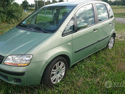 Verde Usata 2004 Fiat Idea Emotion Monovolume | 3900 € (Cara)
