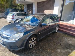 Grigio Usata 2006 Opel Vectra Station wagon | 600 €