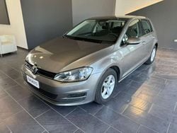 Grigio Usata 2016 VW Golf VII Trendline Tre volumi | 8500 € (Buon prezzo)