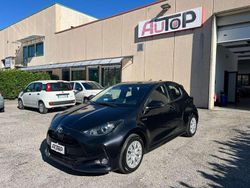 Nero Usata 2021 Toyota Yaris Hybrid Business Edition Tre volumi | 16.400 € (Ottimo prezzo)