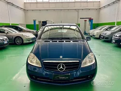 Blu/azzurro Usata 2010 Mercedes A180 Avantgarde Tre volumi | 2800 € (Super prezzo)