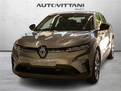 Grigio(met.) Nuova 2025 Renault Mégane Evolution SUV | 31.900 € (Ottimo prezzo)