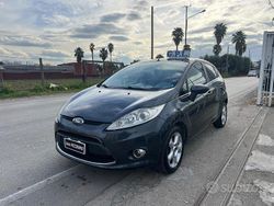Grigio Usata 2010 Ford Fiesta Tre volumi | 2499 € (Super prezzo)