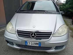 Grigio Usata 2005 Mercedes A160 Classic Tre volumi | 3000 € (Buon prezzo)
