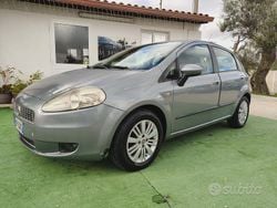 Grigio Usata 2008 Fiat Grande Punto Emotion Due volumi | 2500 € (Buon prezzo)