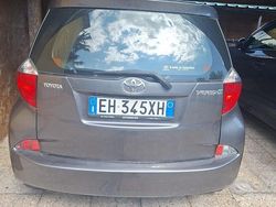 Grigio Usata 2011 Toyota Verso-S Monovolume | 7500 € (Buon prezzo)