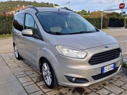 Oro Usata 2015 Ford Tourneo Courier Titanium Monovolume | 12.000 € (Buon prezzo)