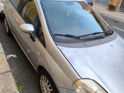 Grigio Usata 2009 Fiat Grande Punto Due volumi | 2000 € (Ottimo prezzo)